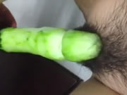 Ragazza indonesiana masturbazione uso cetriolo