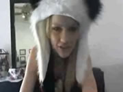Ragazza panda danza su webcast